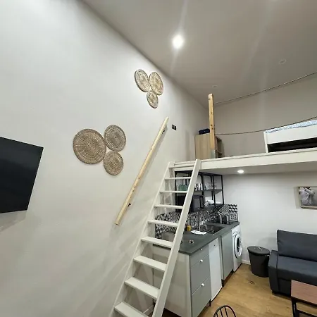 Cosy Air-conditioned Terrace