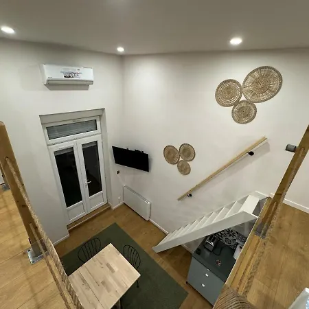 Cosy Air-conditioned Terrace アパート